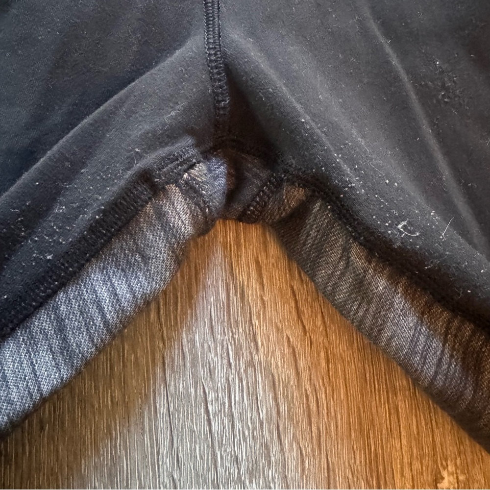 Lululemon flare leggings black with grey - Picture 5 of 5